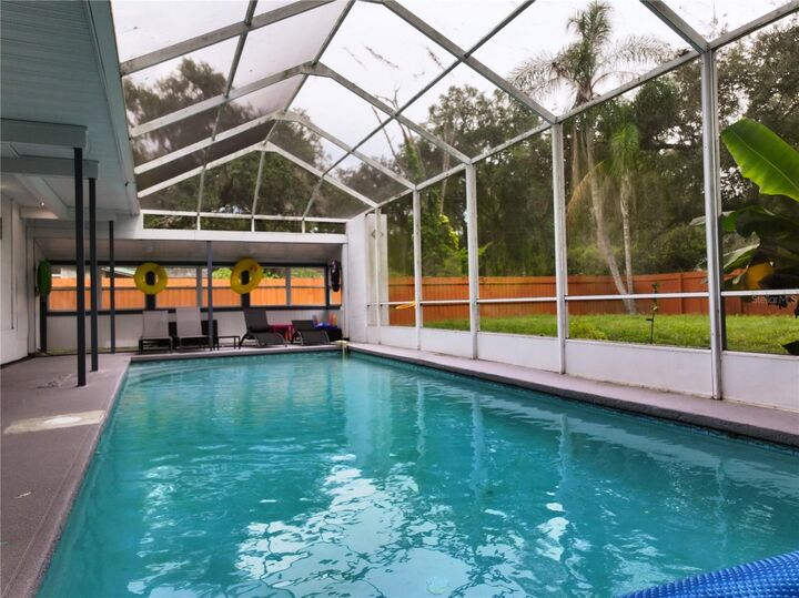 Property Photo:  111 Oak Lee Drive  FL 33548 