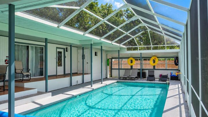 Property Photo:  111 Oak Lee Drive  FL 33548 