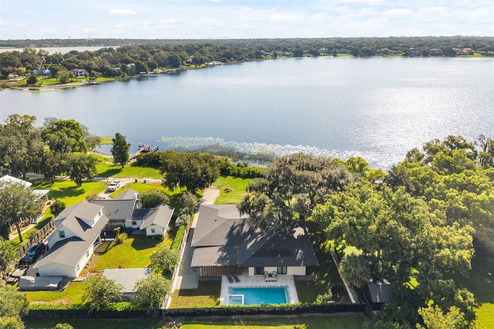 Property Photo:  930 East Boulevard  FL 34786 