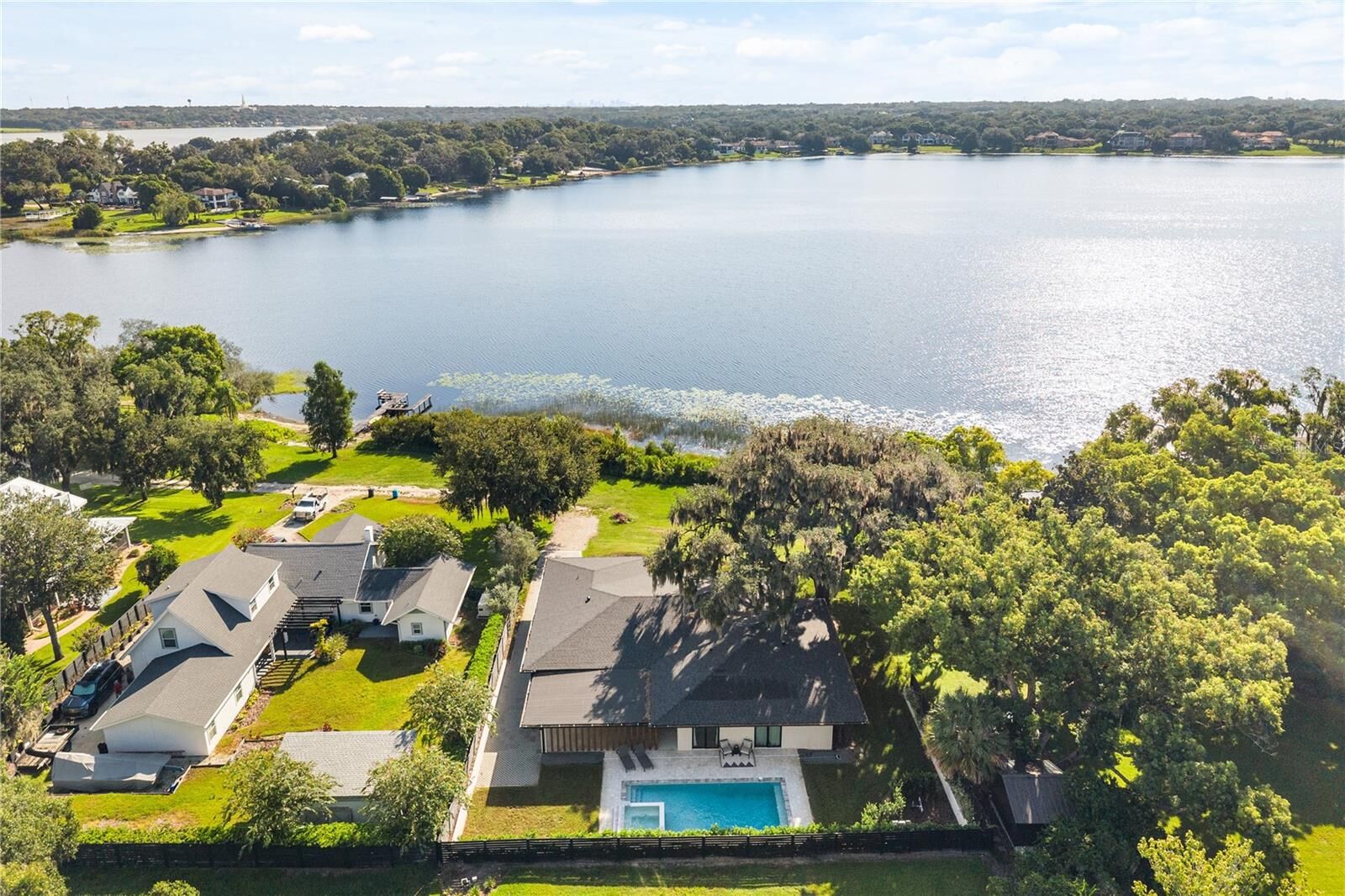 Property Photo: 930 East Boulevard FL 34786