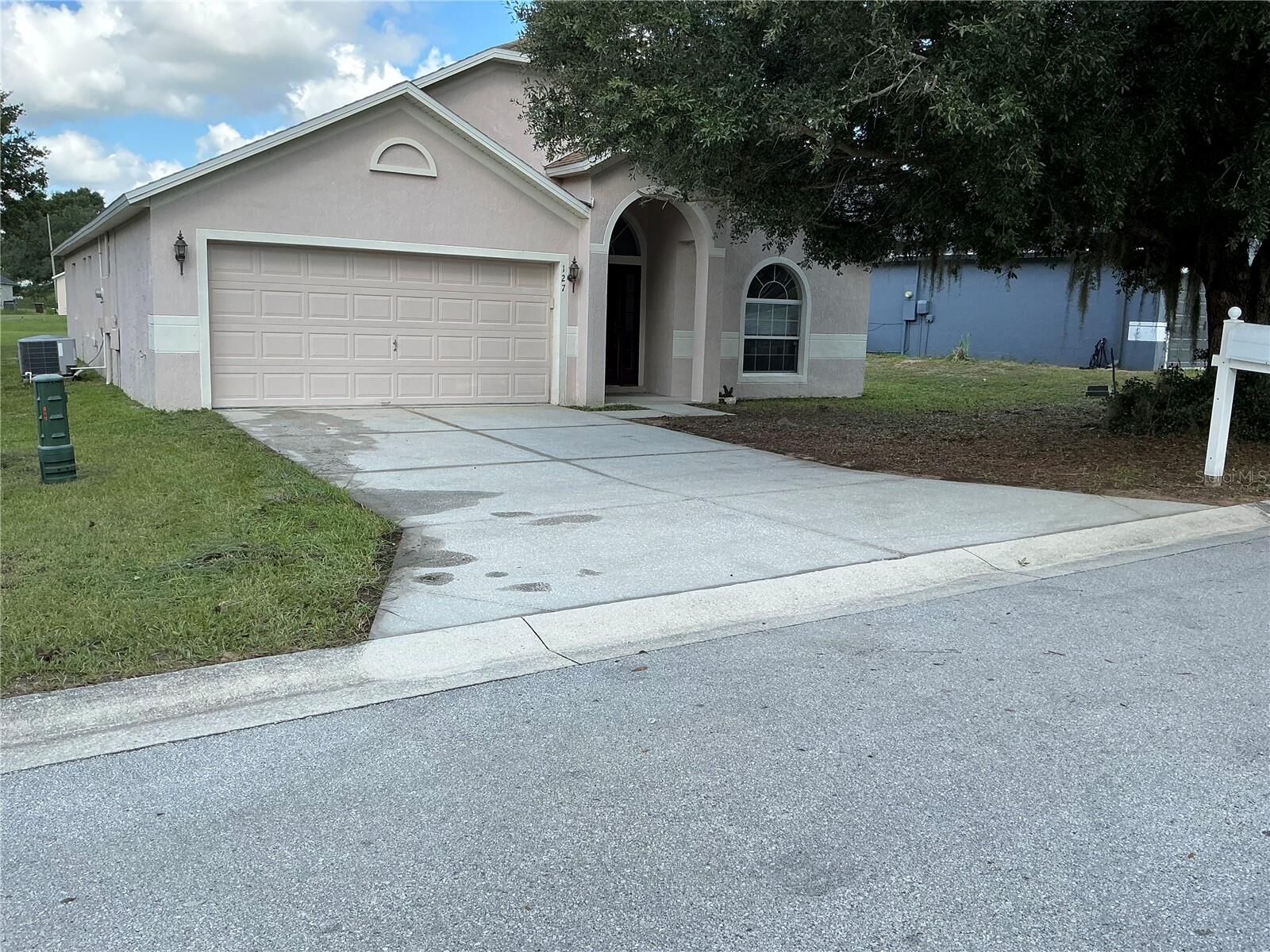 Property Photo:  127 Aberdeen Street  FL 33837 
