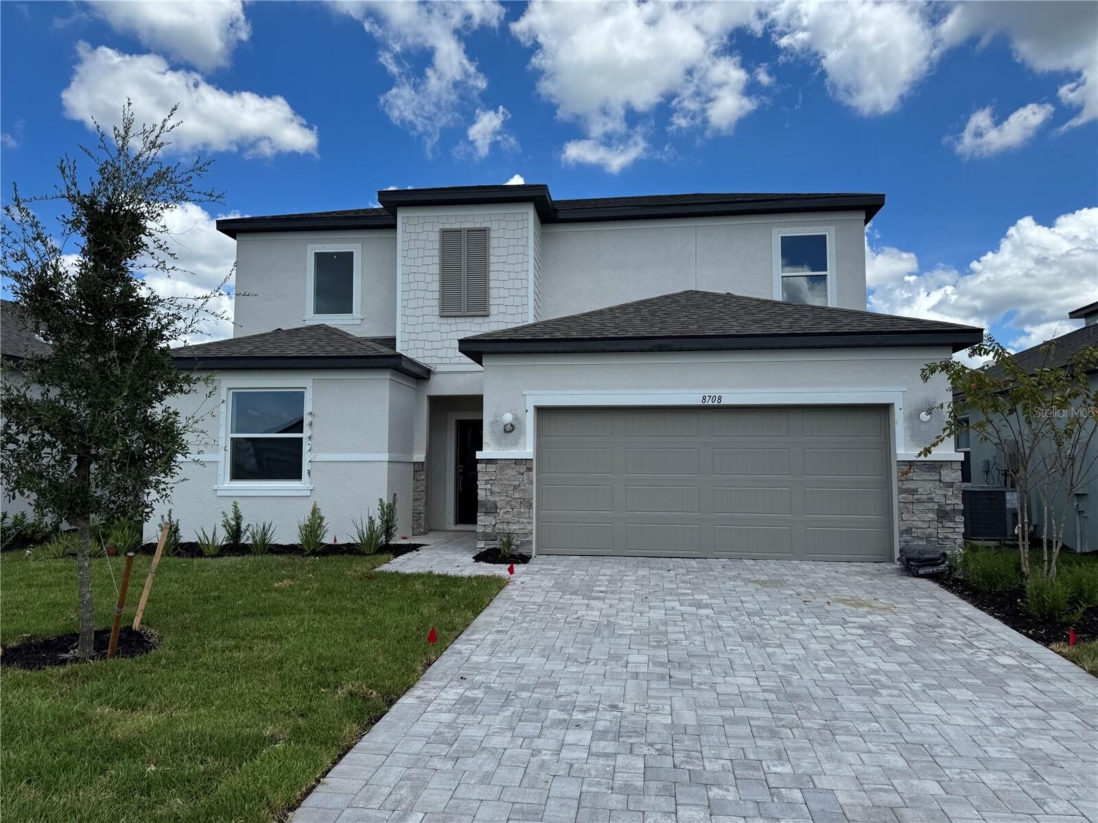 Property Photo: 8708 Canard Cove FL 34221