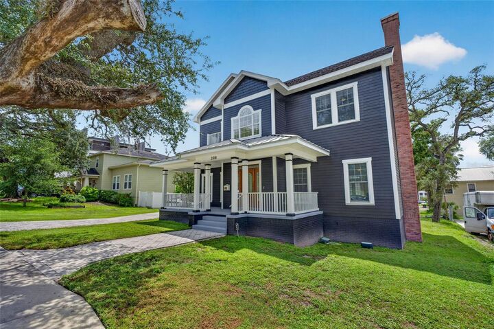 Property Photo:  208 W Ross Avenue  FL 33602 