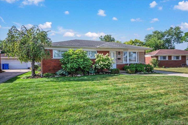 Property Photo:  13814 Irvington Drive  MI 48088 