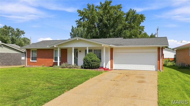 Property Photo:  2395 Wedgwood Drive  MO 63033 