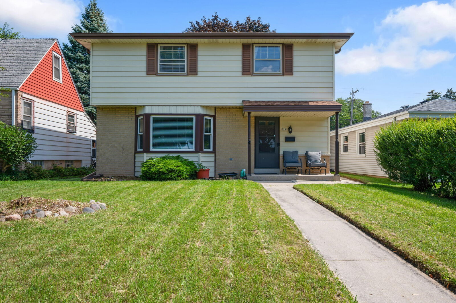 Property Photo: 924 S 116th St WI 53214