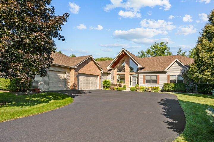 Property Photo:  16002 Lerita Court  IL 60142 