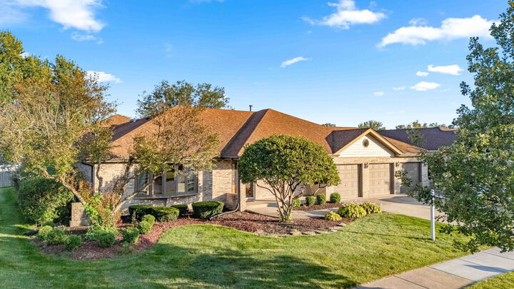 Property Photo:  10241 Royal Court  IL 60448 