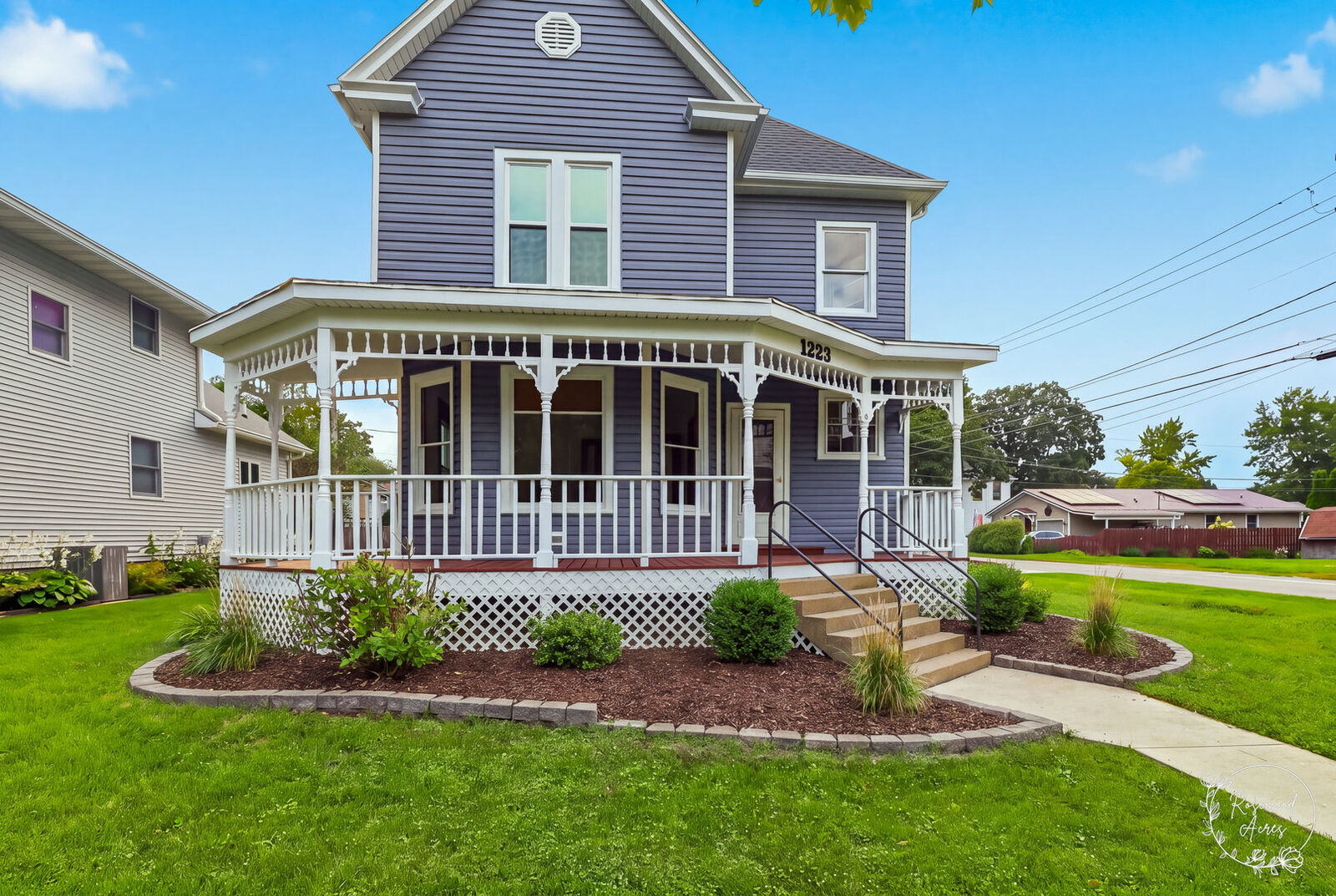 Property Photo:  1223 N Locust Street  IL 61764 