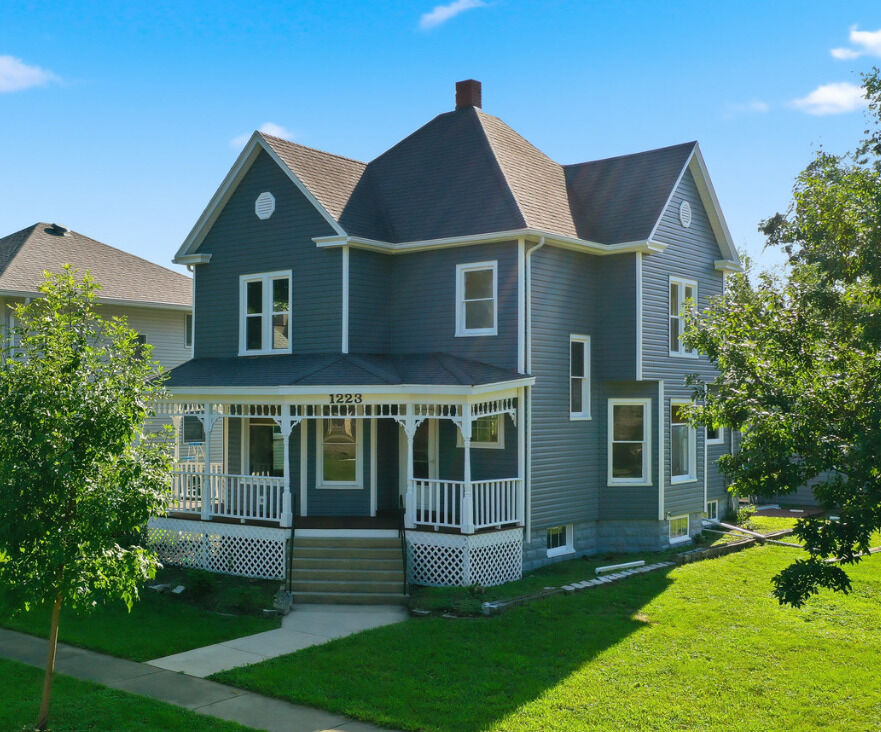 Property Photo:  1223 N Locust Street  IL 61764 