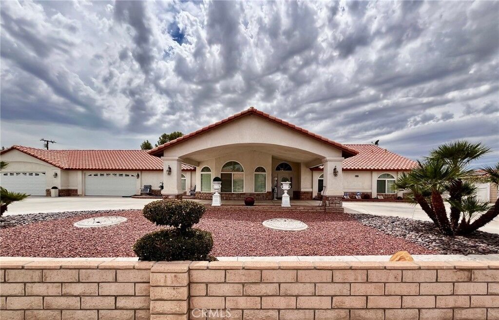 Property Photo:  20055 Waco Court  CA 92308 