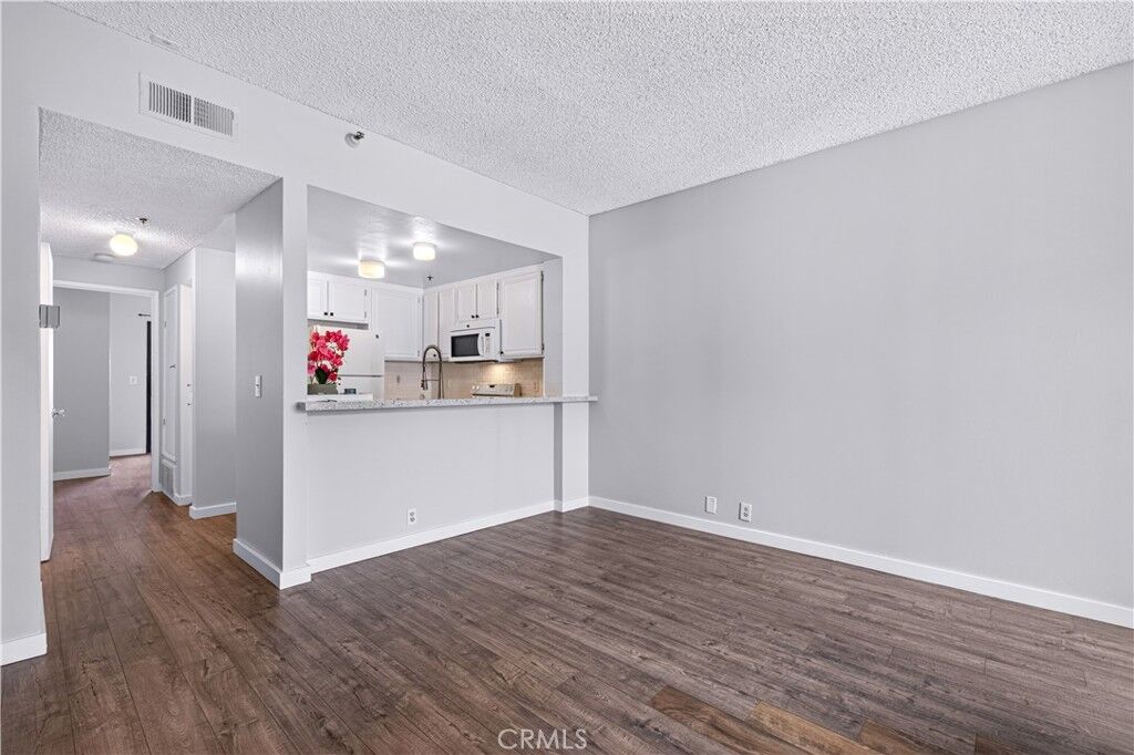 Property Photo:  730 W 4th Street 308  CA 90802 