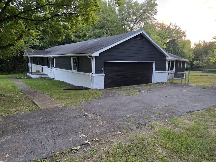 Property Photo:  2808 Elam Rd  TN 37127 