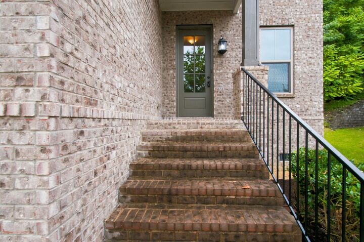 Property Photo: 1457 Scarcroft Ln TN 37221