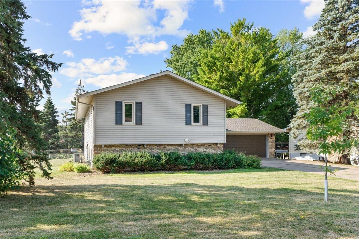 Property Photo:  7901 37th Avenue N  MN 55427 