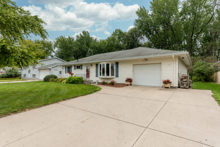 Property Photo:  2613 E Main Street  MN 56001 
