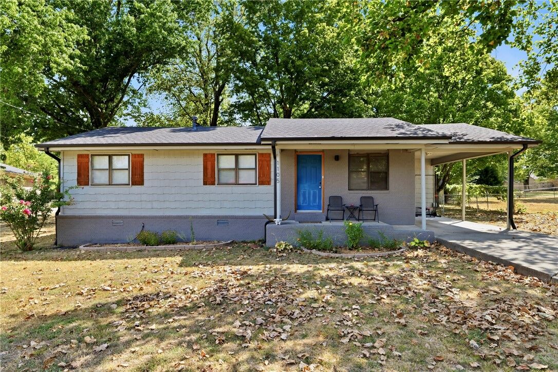 Property Photo:  1105 Royal Drive  AR 72712 