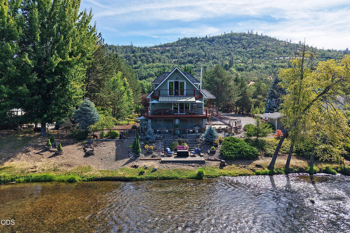 Property Photo:  20551 Highway 62  OR 97539 