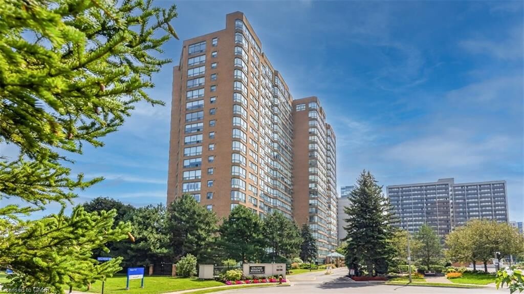 Property Photo: 1276 Maple Crossing Boulevard 903 ON L7S 2J9