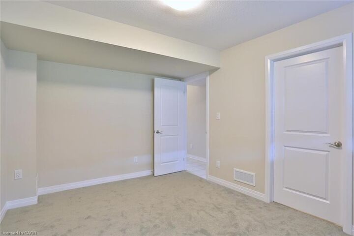 Property Photo:  31 Sportsman Hill Street  ON N2P 0J2 