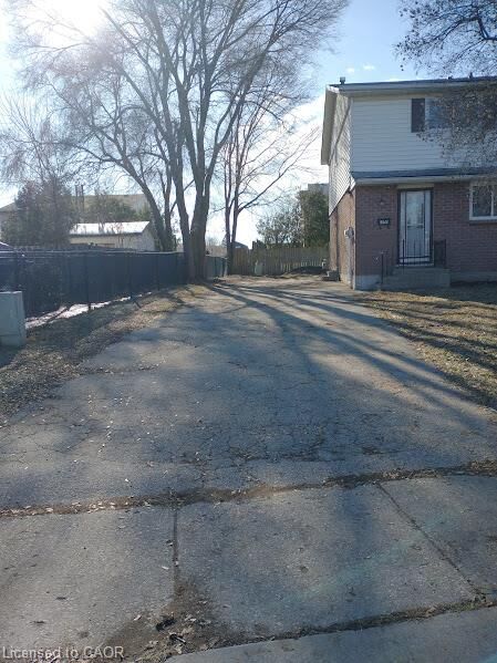 Property Photo:  144 Sekura Crescent  ON N1R 7G1 