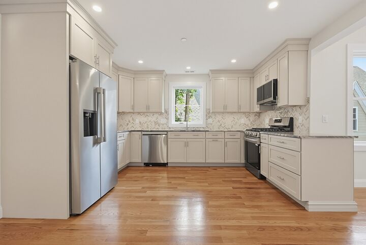 Property Photo:  51 Eddy St. 2  MA 02465 