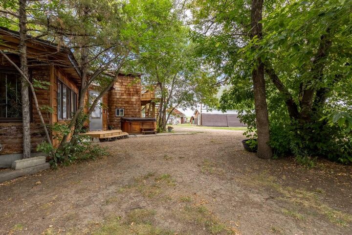 Property Photo: 6 92075 Hwy-25 AB T0L 0V0