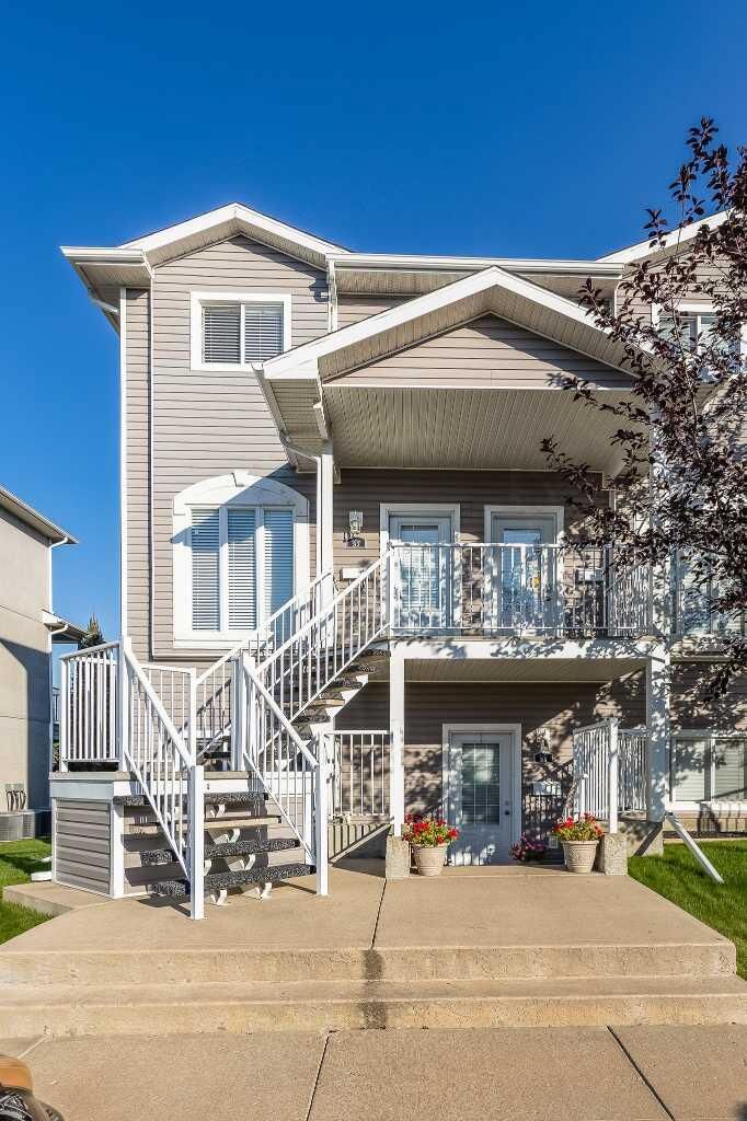 Property Photo:  37 Somerset Lane SE  AB T1B 0E5 