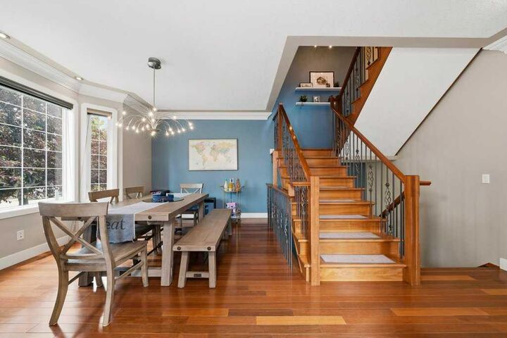 Property Photo: 2230 35 Street SW AB T3E 2X8