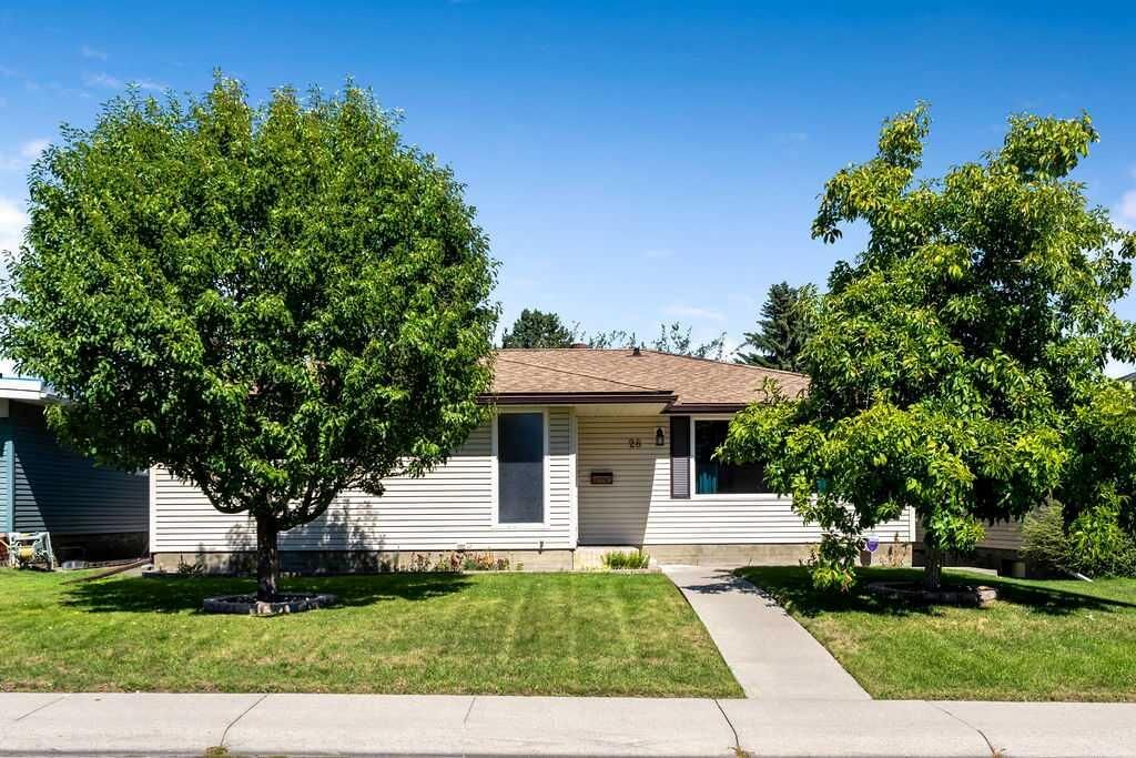 Property Photo: 28 Brazeau Crescent SW AB T2W 0Z1