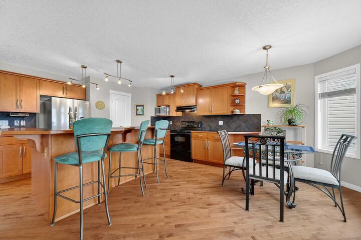 Property Photo: 35 Rockyledge Rise NW AB T3G 5N1