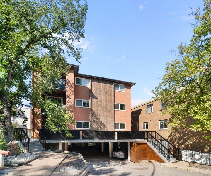 Property Photo: 930 Royal Avenue SW 4 AB T2T 0L5
