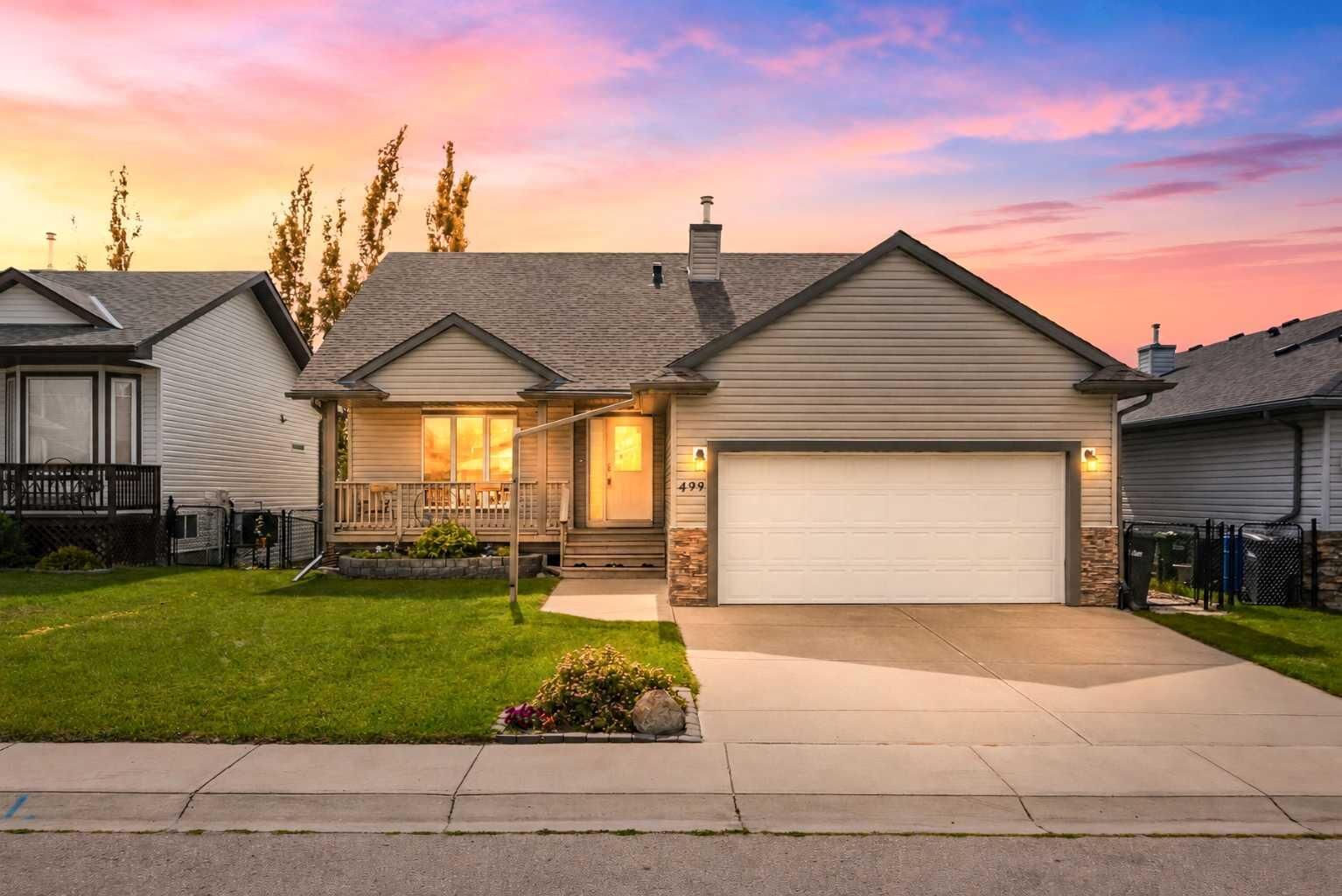 Property Photo:  499 Highland Close  AB T1P 1Z5 