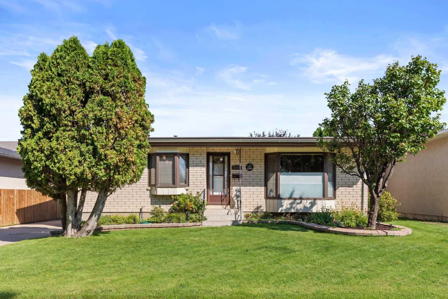 Property Photo: 1171 Bassett Crescent NW AB T1A 6Z7