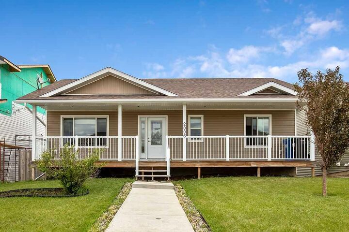 Property Photo:  2006 30 Avenue  AB T0L 1R0 