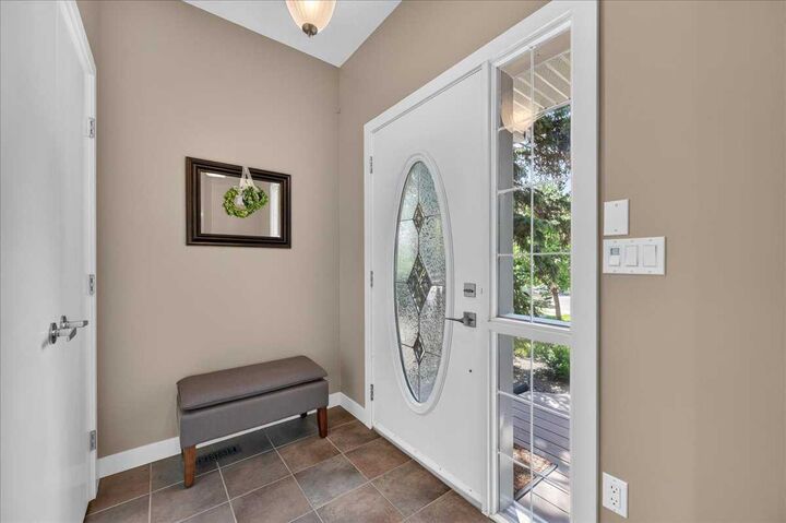 Property Photo:  1122 21 Avenue NW  AB T2M 1K9 
