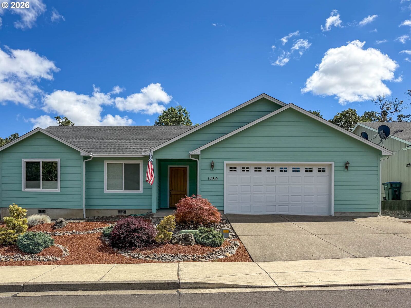 Property Photo:  1480 W Tarragon Dr  OR 97471 