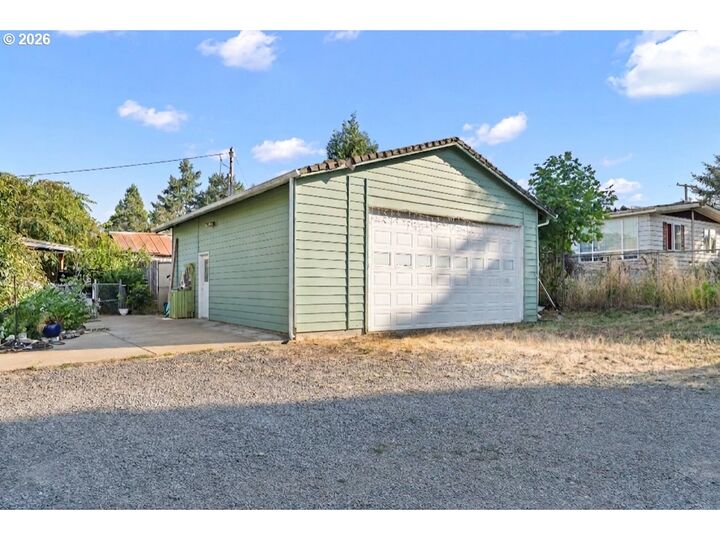 Property Photo:  92043 Spicer Ln  OR 97478 