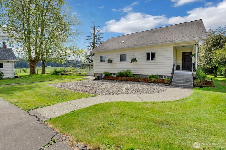 Property Photo:  39614  264th Avenue SE  WA 98022 