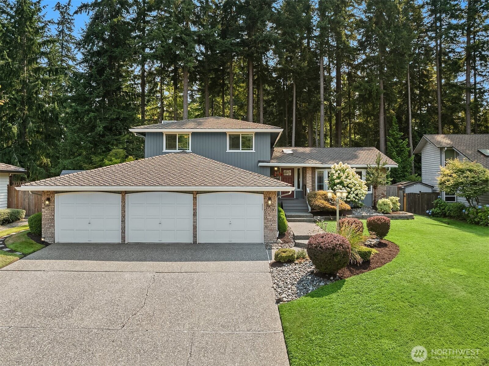 Property Photo:  3914  122nd Place SE  WA 98208 