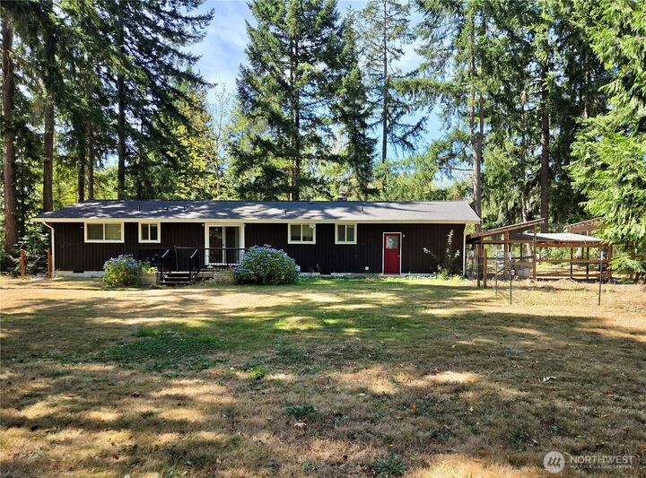 Property Photo: 31719 41st Avenue E WA 98328