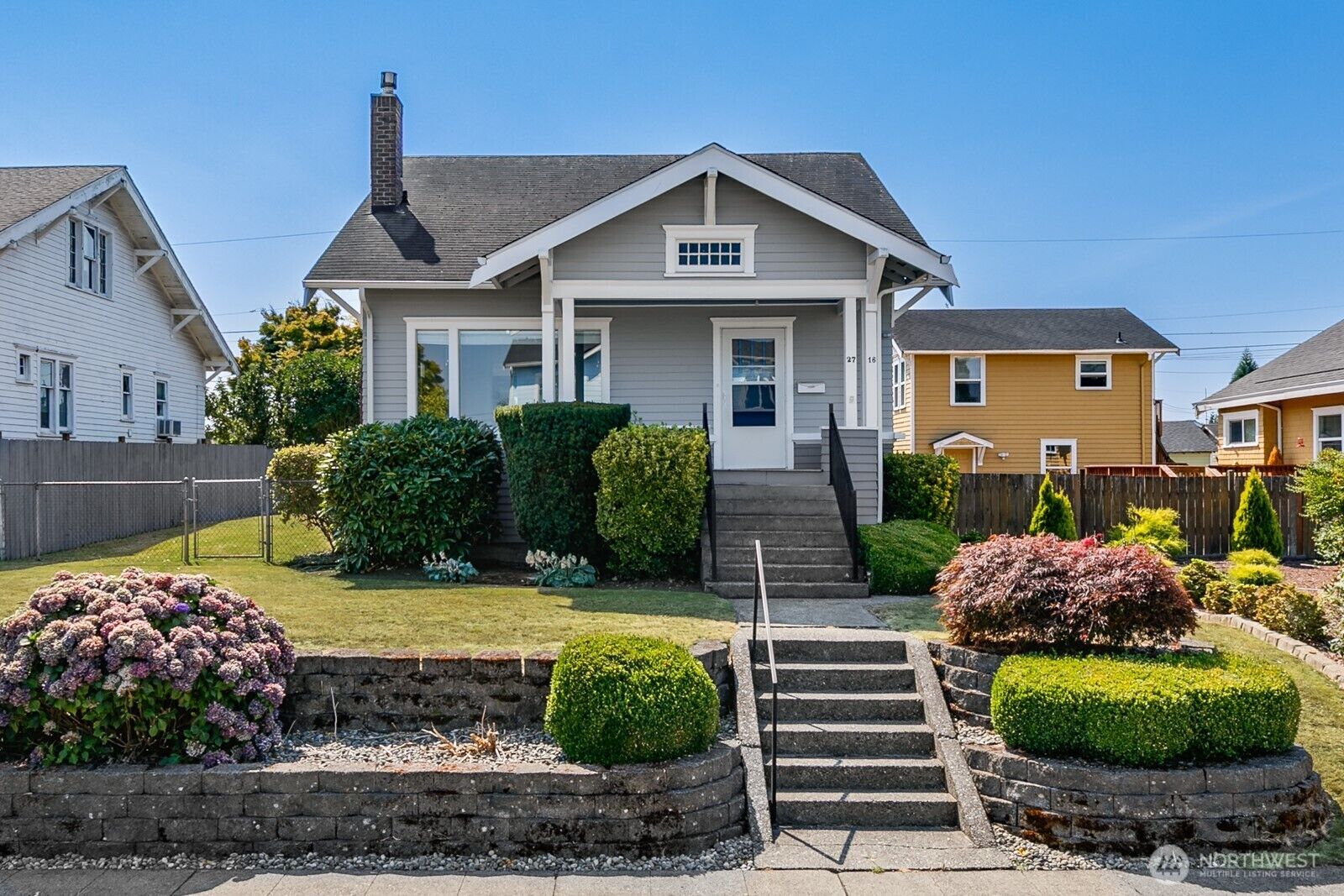 Property Photo:  2716  Leonard Drive  WA 98201 