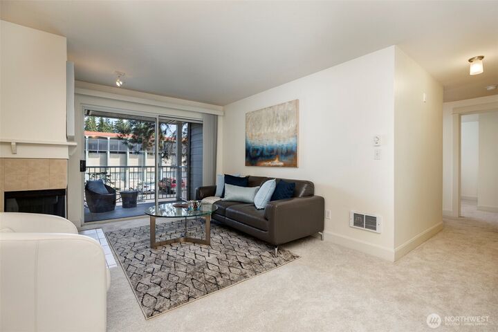 Property Photo:  300 N 130th Street 7105  WA 98133 