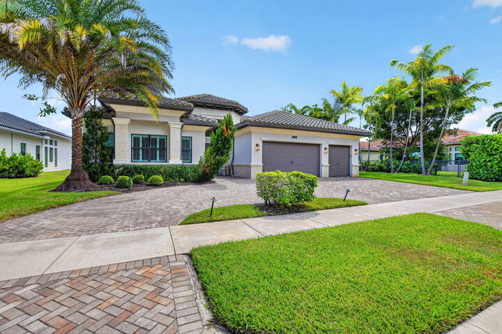 Property Photo:  16740 Strasbourg Lane  FL 33446 