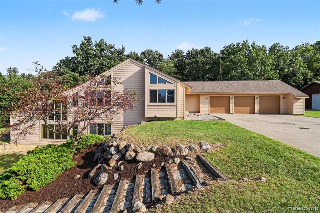 Property Photo:  10250 Eagle Road  MI 48350 