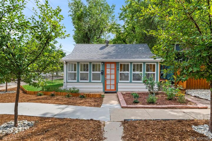 Property Photo:  108 E Chester Street  CO 80026 