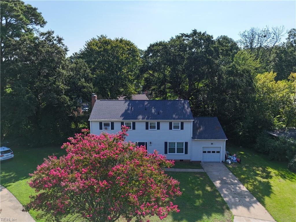 Property Photo:  512 Timberneck Ct  VA 23663 
