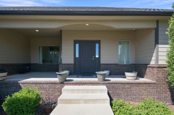 Property Photo:  3315 S Bluelake Ct  KS 67215 