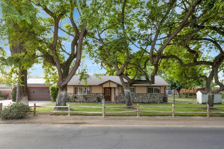 Property Photo: 2147 Raymond Ave CA 92065