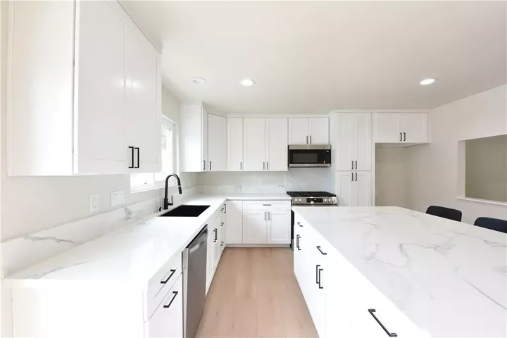 Property Photo: 727 Brossard CA 91360